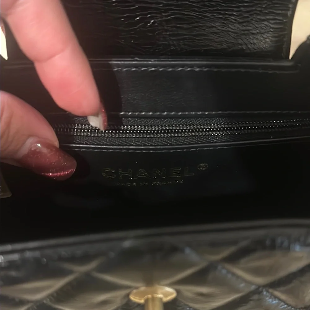 Chanel Black Quilted Handbag - Picture 7 of 16